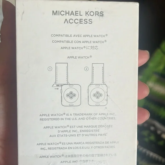 Michael Kors Pavé Rose Gold-Tone and Logo Strap for Apple Watch® Gift Set NWT - Picture 9 of 11